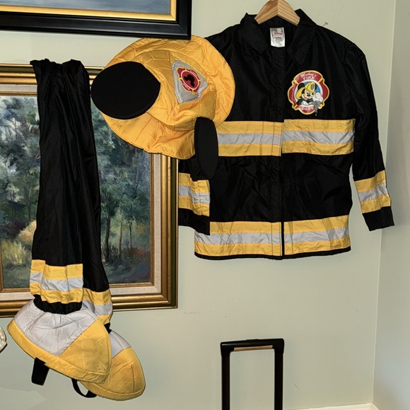 Disney Store Fireman Mickey Mouse Boys Kids Youth Halloween Costume M Medium - Picture 8 of 12